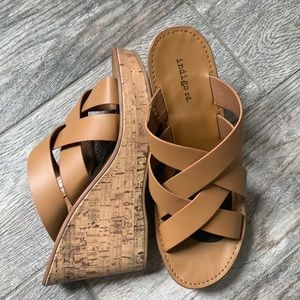 Women Indigo Rd Wedge Sandal, Camel/Brown, Size 10